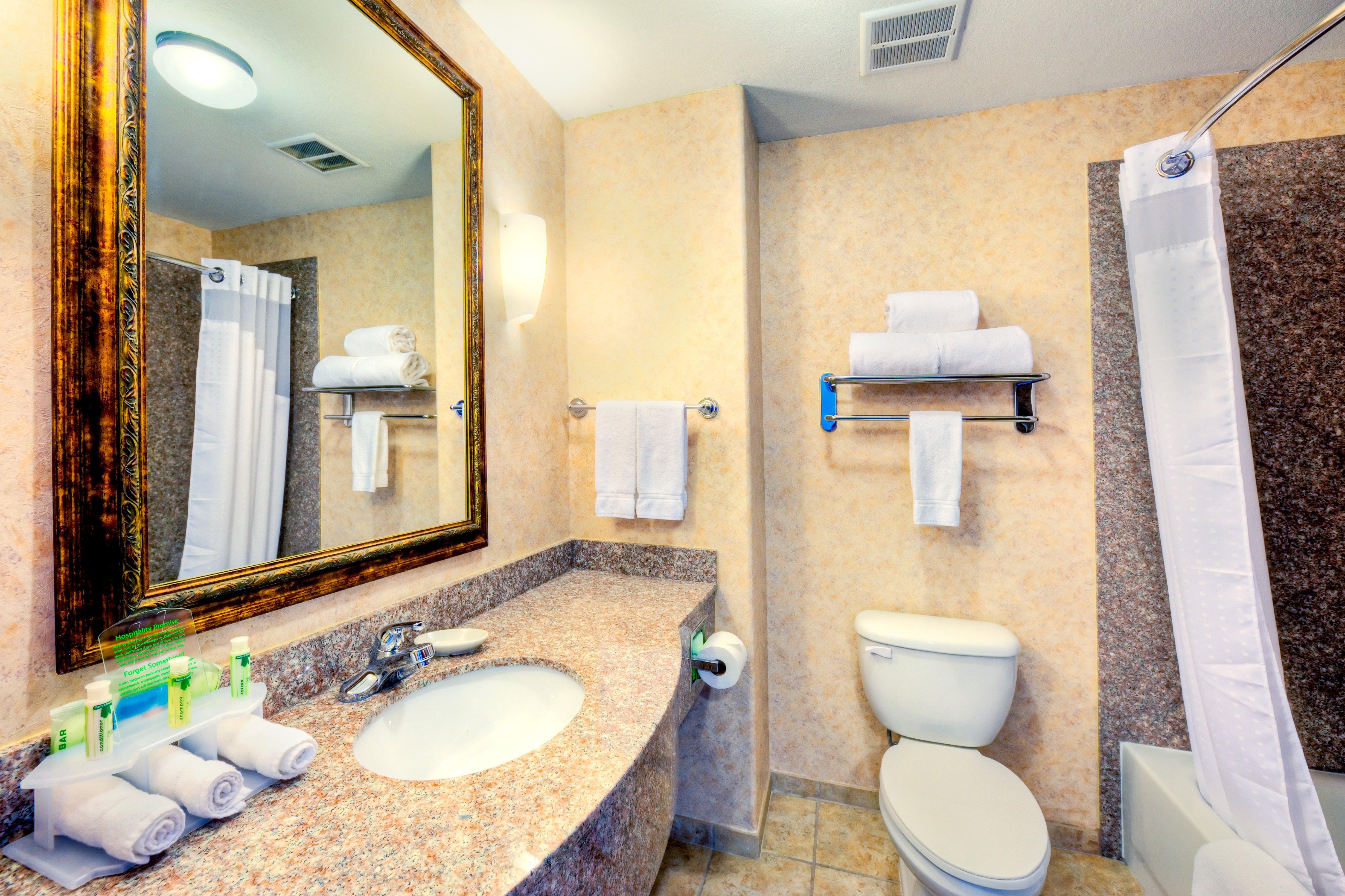 Holiday Inn Express And Suites Granbury By Ihg Exterior foto