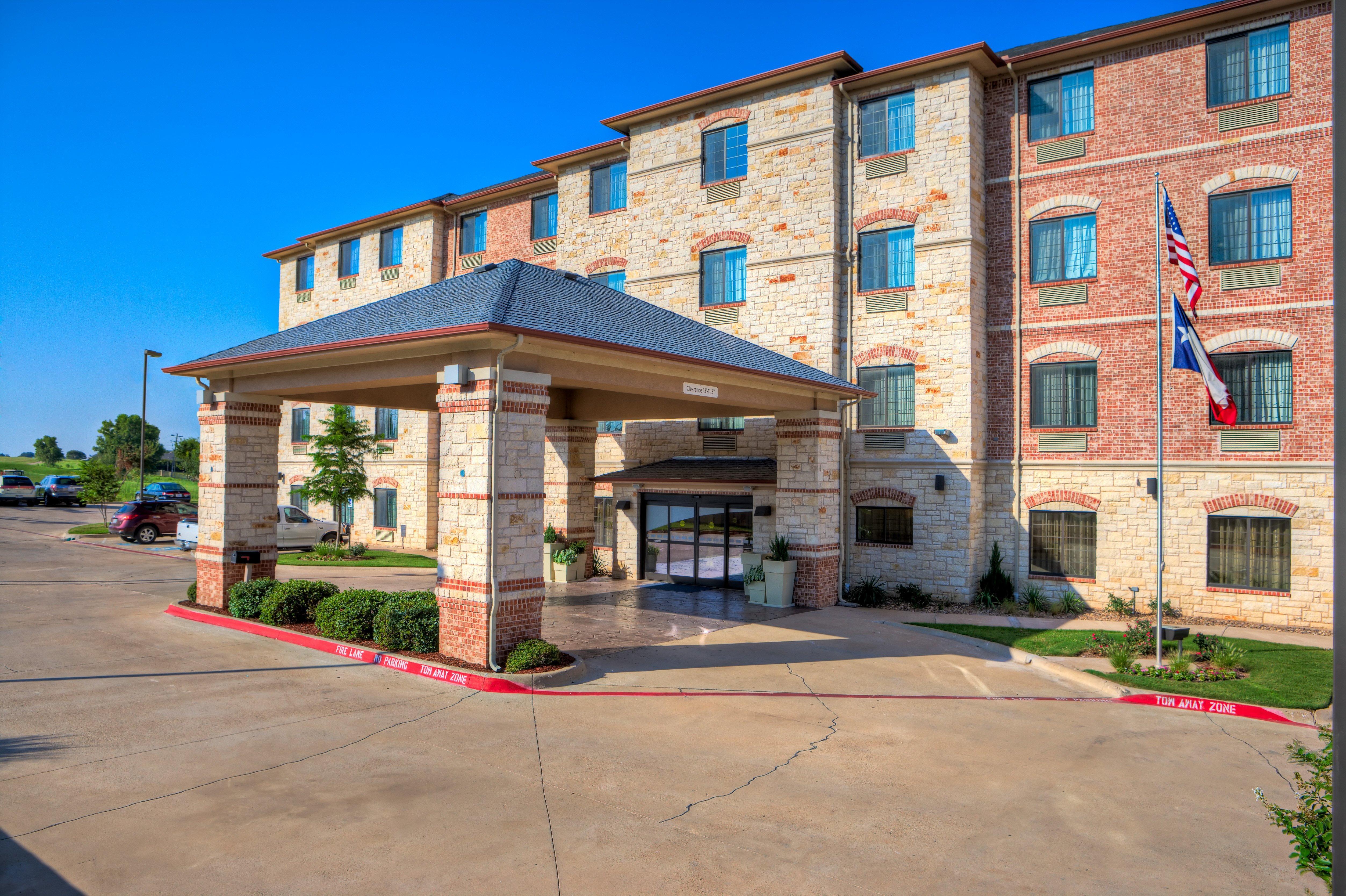 Holiday Inn Express And Suites Granbury By Ihg Exterior foto