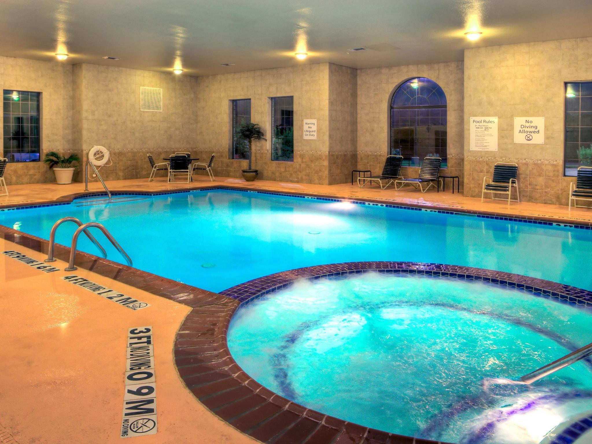 Holiday Inn Express And Suites Granbury By Ihg Exterior foto