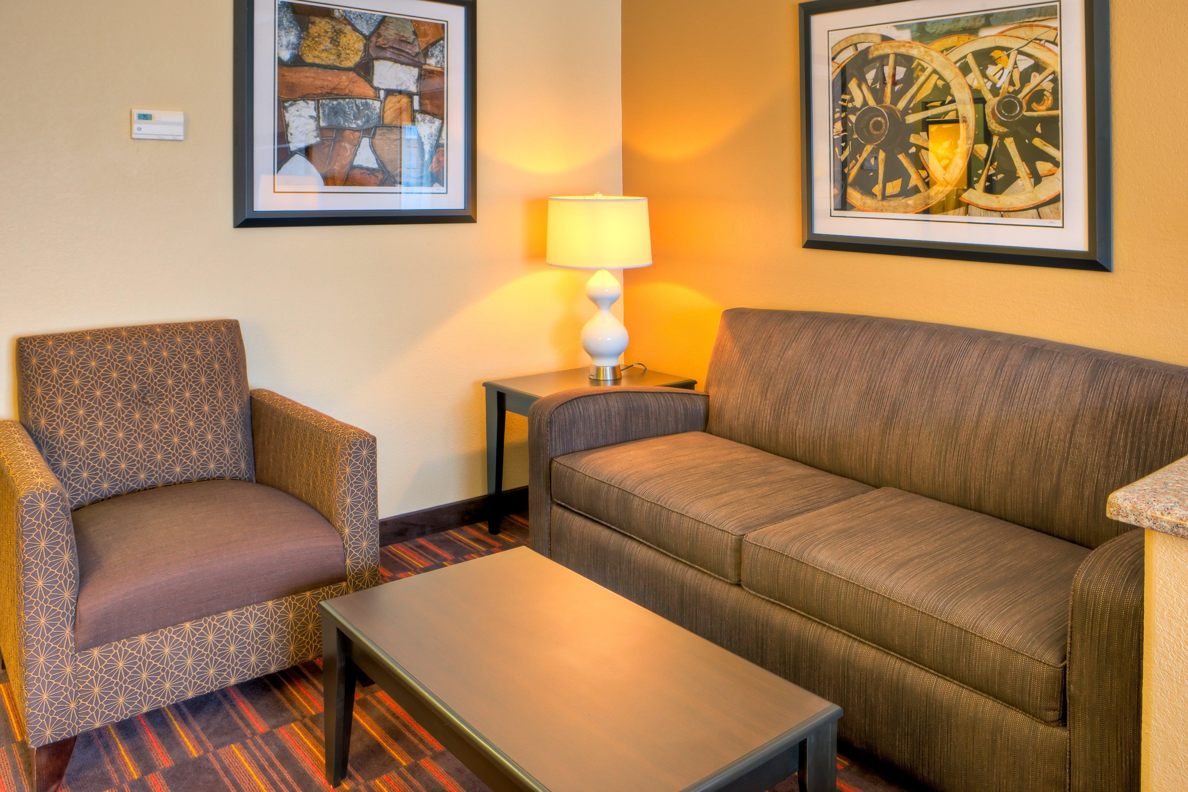 Holiday Inn Express And Suites Granbury By Ihg Exterior foto